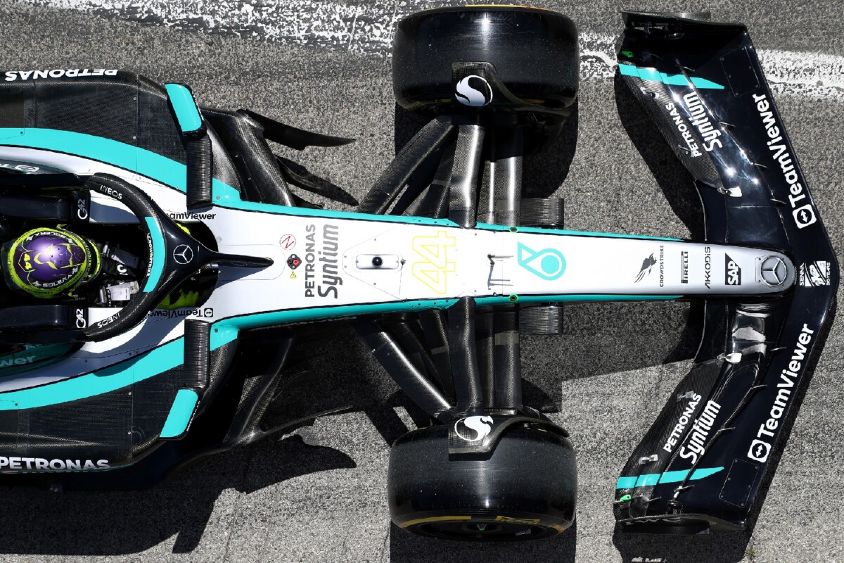F1: Hamilton elmondta, kit látna jövőre a Mercedesben