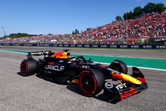 F1: Rivális segítette a pole-pozícióhoz Verstappent