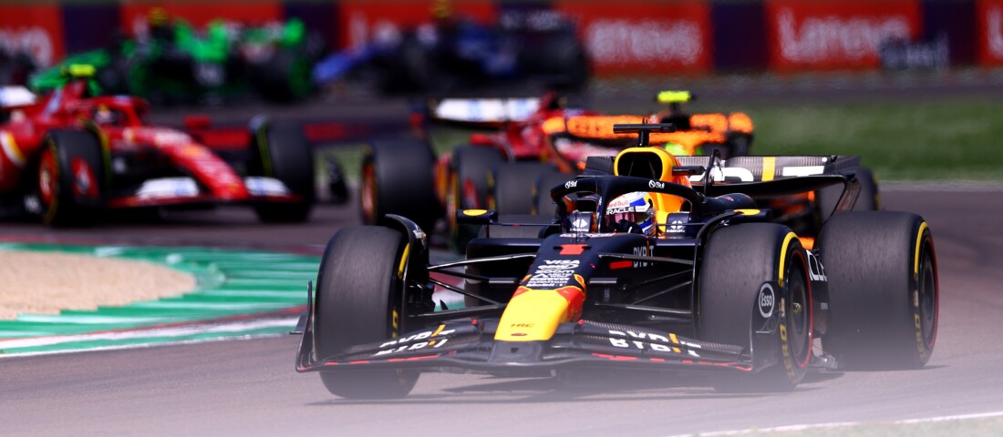 F1: Egy nap alatt kétszer nyert Verstappen Imolában