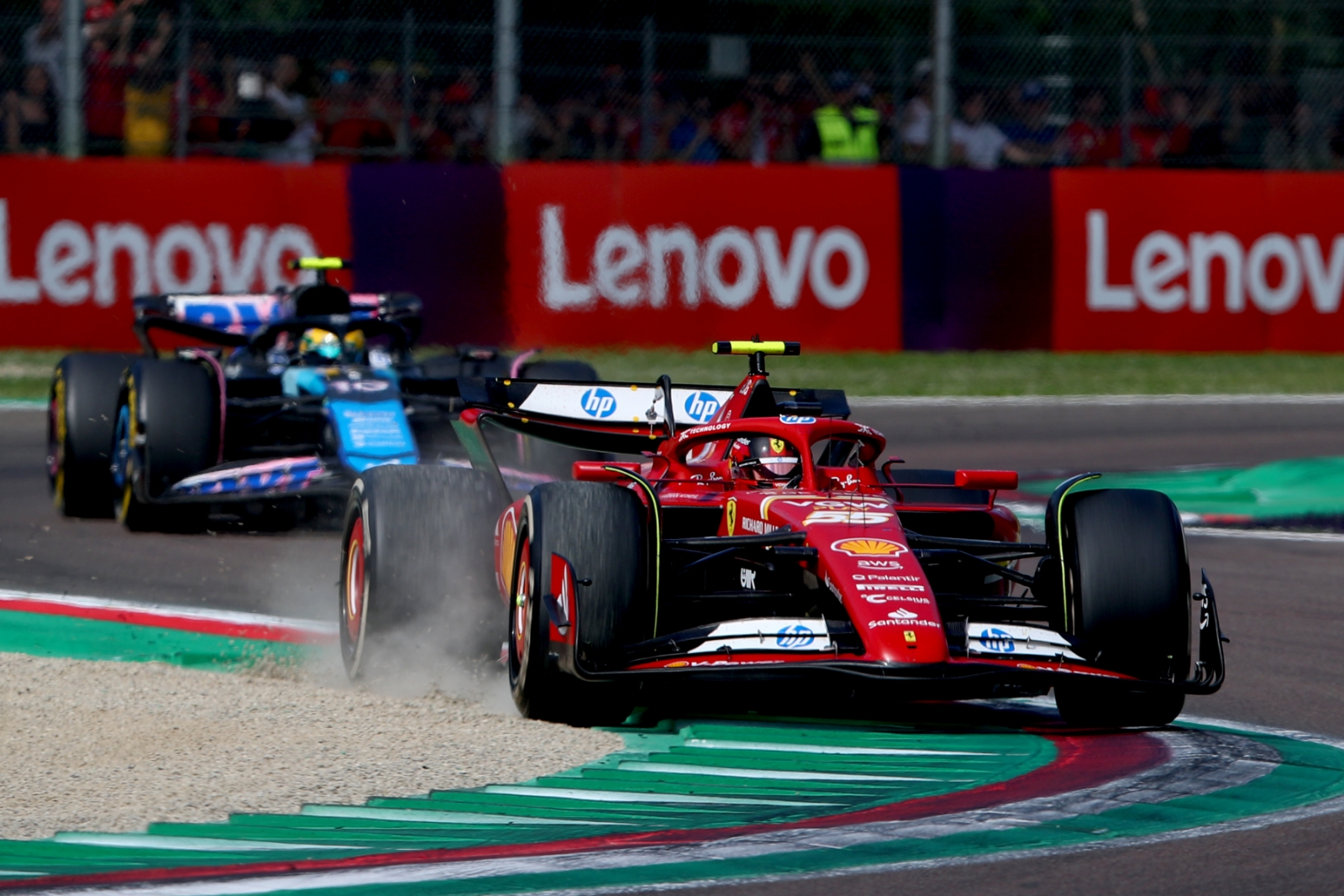 F1: Gondjai voltak Sainznak Imolában