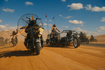 Eszement gyilkos vasakkal jön az új Mad Max film