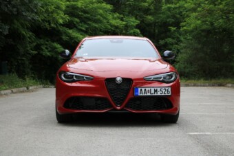 Szakít régi hagyományával az Alfa Romeo