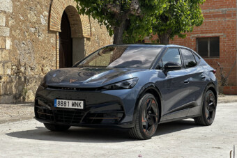 Idegen űrhajó négy keréken