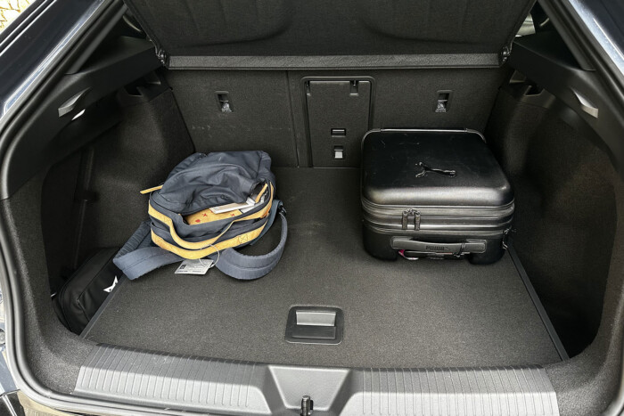 Idegen űrhajó négy keréken 9