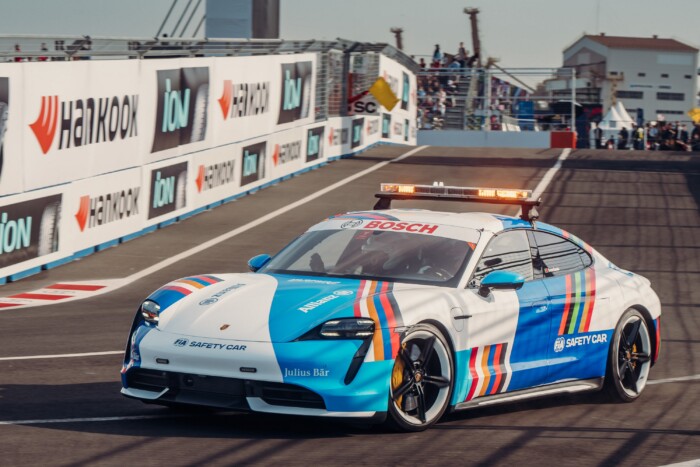 Versenypályára küldik a legerősebb Porschét