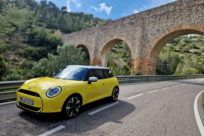 Meg lehet vadulni egy villanyautóval is? 18