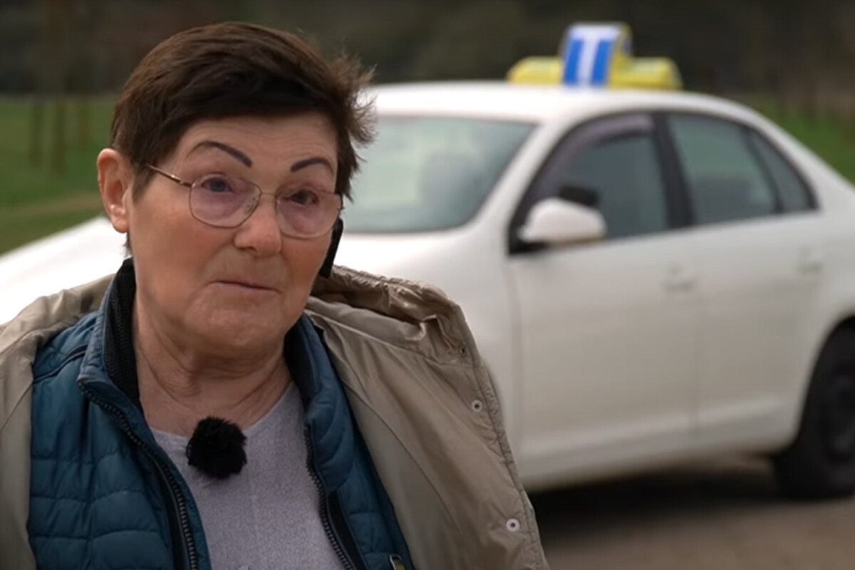 Marika néni 82 éves oktató, tanulóautója most futotta meg az 1 millió kilométert