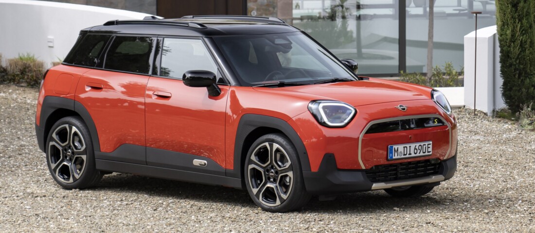 Óriásira nőtt, nevet váltott a Mini Cooper