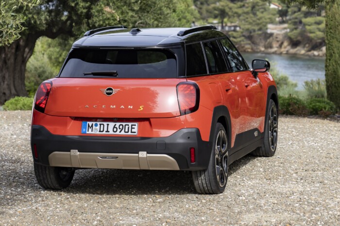 Óriásira nőtt, nevet váltott a Mini Cooper 11