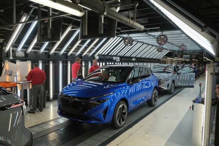 Így néz ki belülről egy 40 éves autógyár