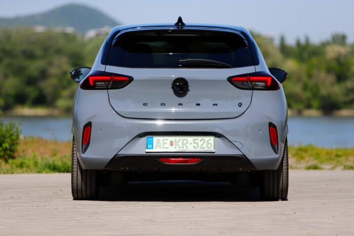 Erősebb, takarékosabb lett, de vajon jobb is az új elektromos Corsa? 7