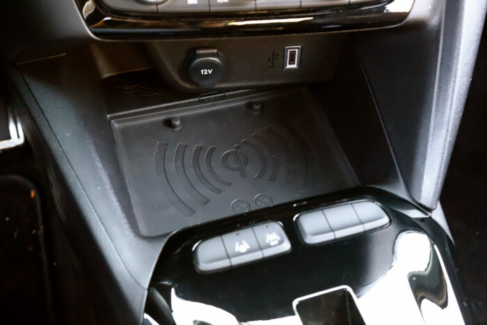 Erősebb, takarékosabb lett, de vajon jobb is az új elektromos Corsa? 14