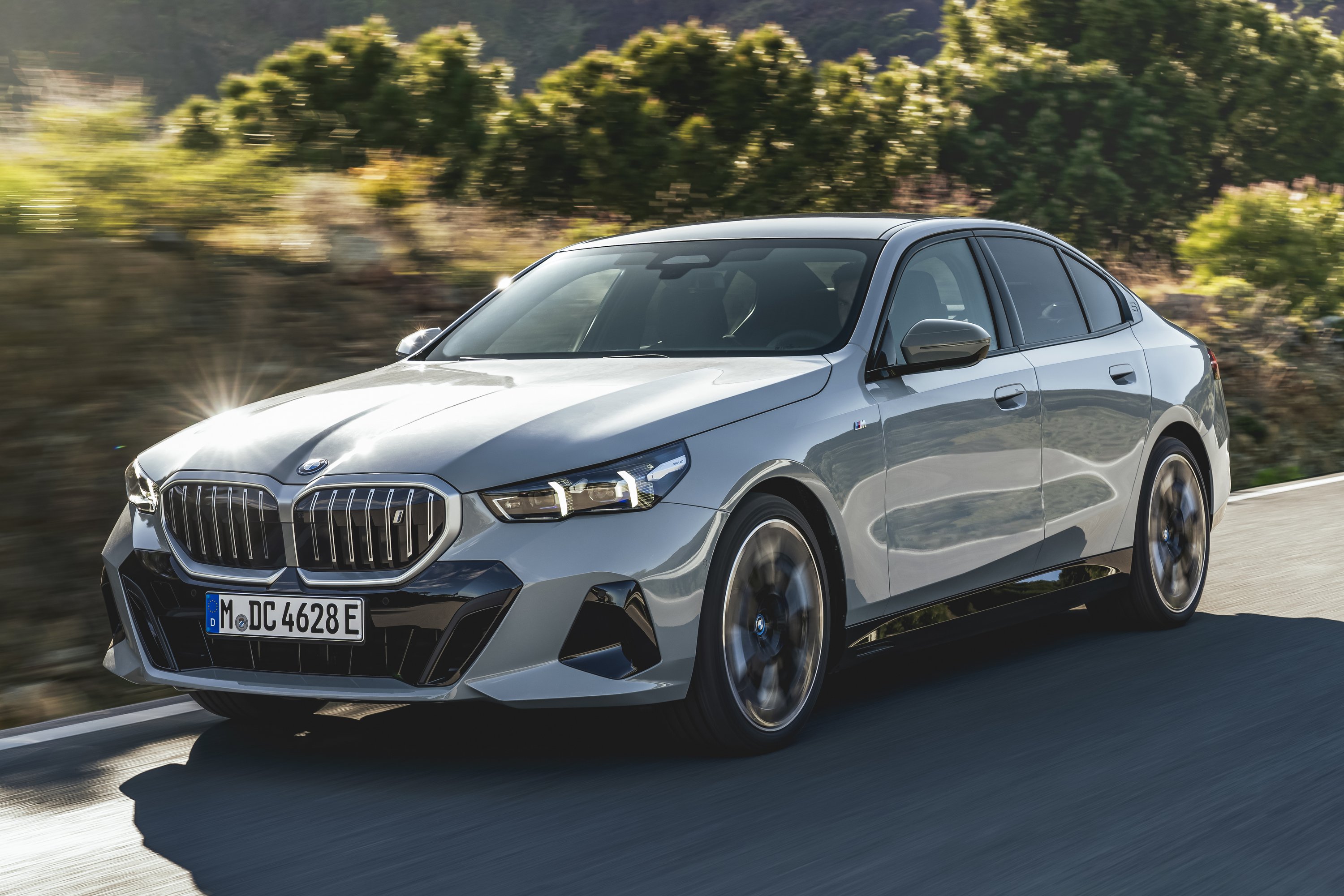 p90505000_highres_the-new-bmw-i5-edriv | Vezess | Vezess
