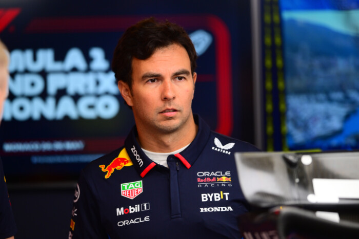 F1: A Red Bull beintett Pereznek