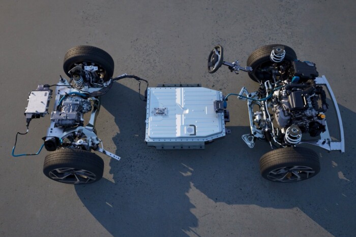 Sportautót faragtak a csúcs-Renault-ból 6