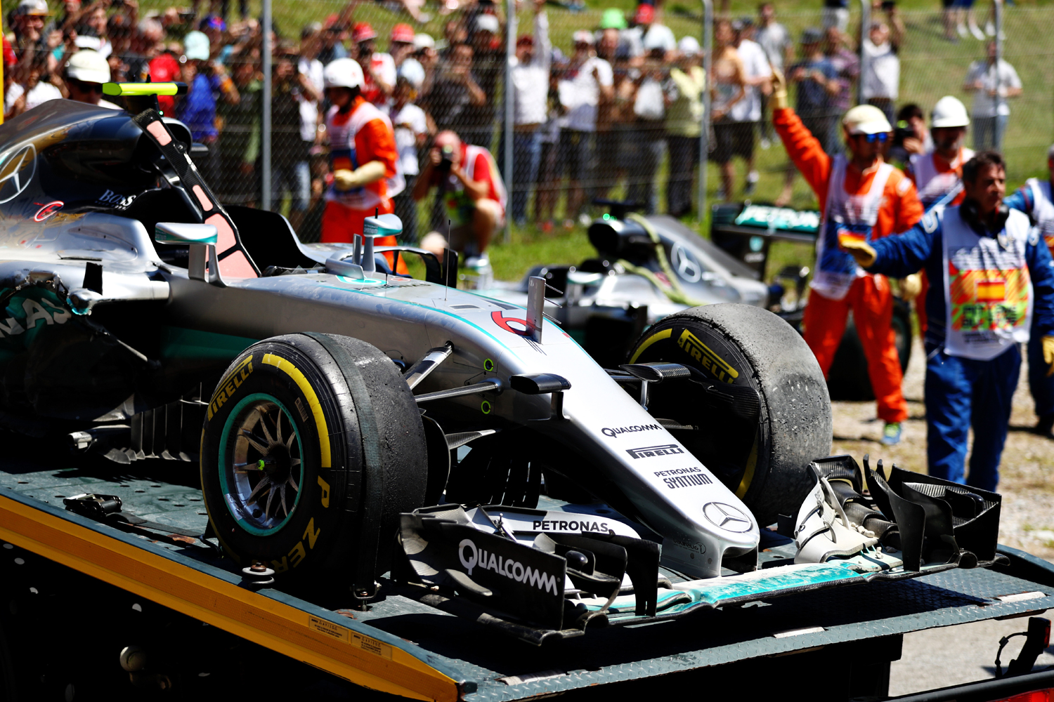 Százmilliókat buktak az F1-világbajnokok