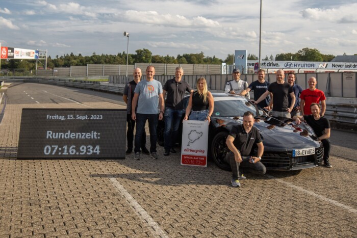 Szentségtörő fejlesztéstől lesz gyorsabb a Porsche 911 7