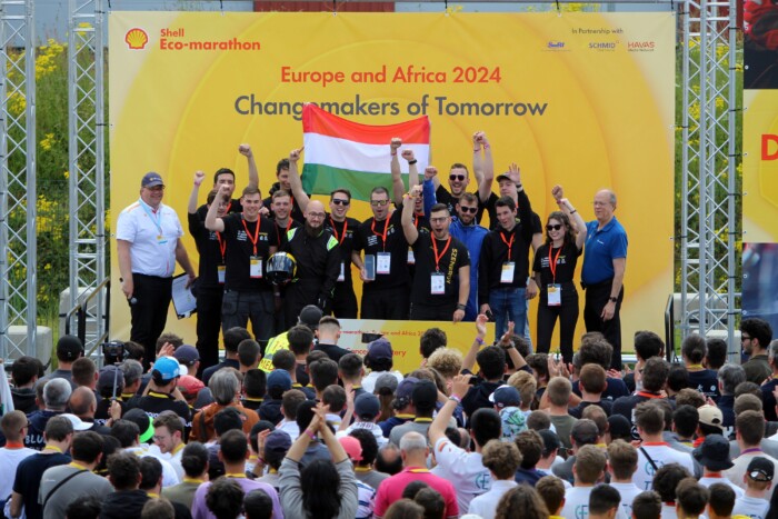 Százmilliós koporsókban születnek a jövő autói 6