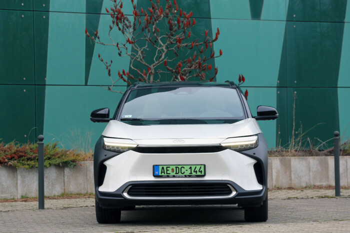 Nem a Toyotáé a világ legjobb villanyautója 19