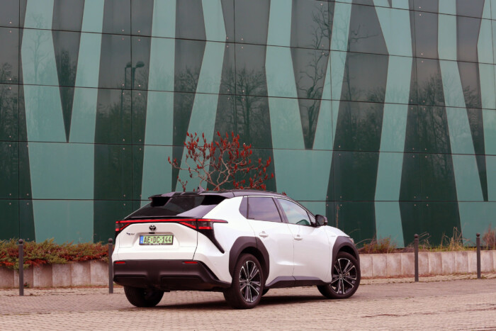 Nem a Toyotáé a világ legjobb villanyautója 17