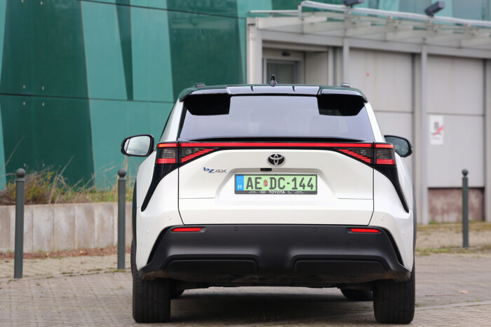 Nem a Toyotáé a világ legjobb villanyautója 21