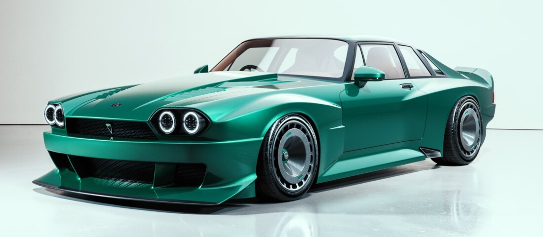 V12-es, kézi váltós sportkocsi érkezik!