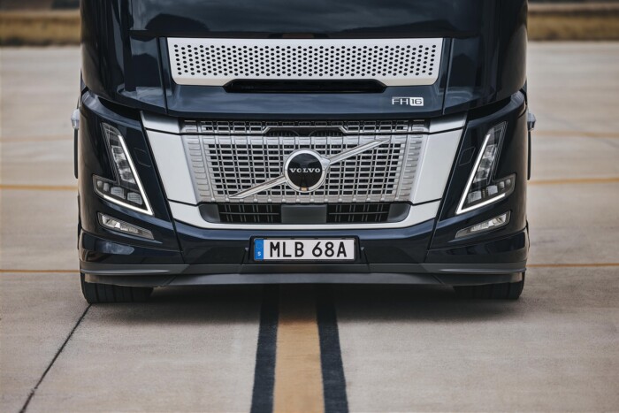 Ismét összefog a Volvo és a Daimler