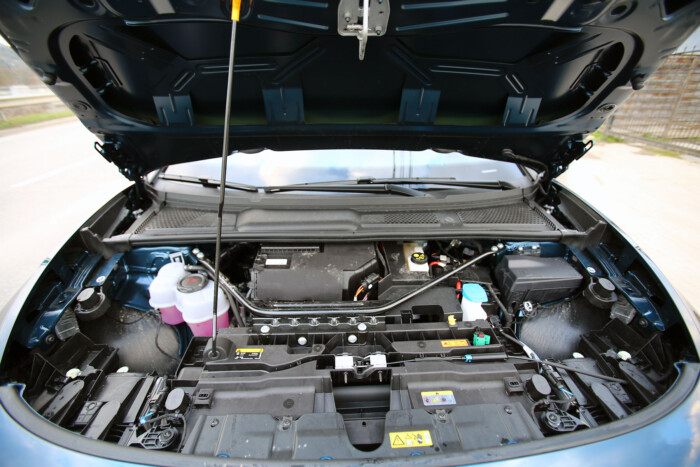 Komoly autót hozott Magyarországra a Volkswagen 9 | Vezess Komoly autót hozott Magyarországra a Volkswagen 9