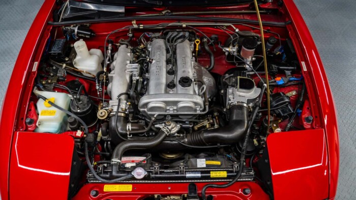 Öreg, gyenge Mazda, mégis elkérnek érte 15 milliót 4