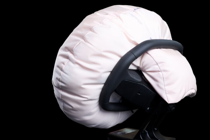 Beáldoznák a légzsákot, jöhet a kormányképernyő! 1