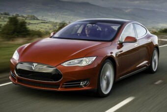 700 ezret futott egy Tesla Model S a gyári akkuval