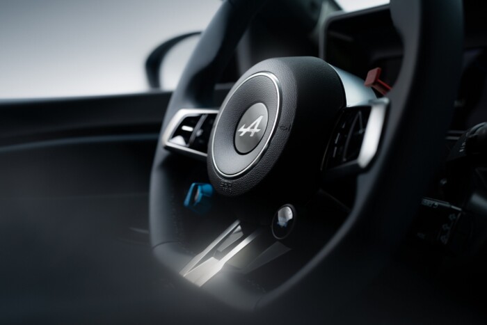 Bitang kisautóval folytatja a sportautógyár 9