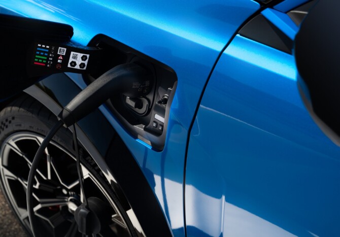 Bitang kisautóval folytatja a sportautógyár 11