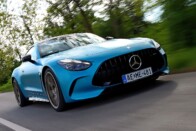 Irodai eszközök kerülnek a Mercedesekbe 5
