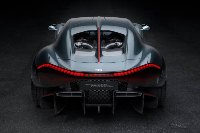 A múlt és a jövő találkozik a legújabb Bugattiban 6