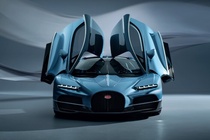 A múlt és a jövő találkozik a legújabb Bugattiban 10