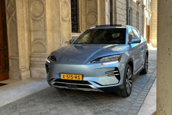 Hatályba lépnek a kínai villanyautós uniós vámok