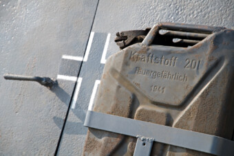 Így iszogathatsz benzineskannából