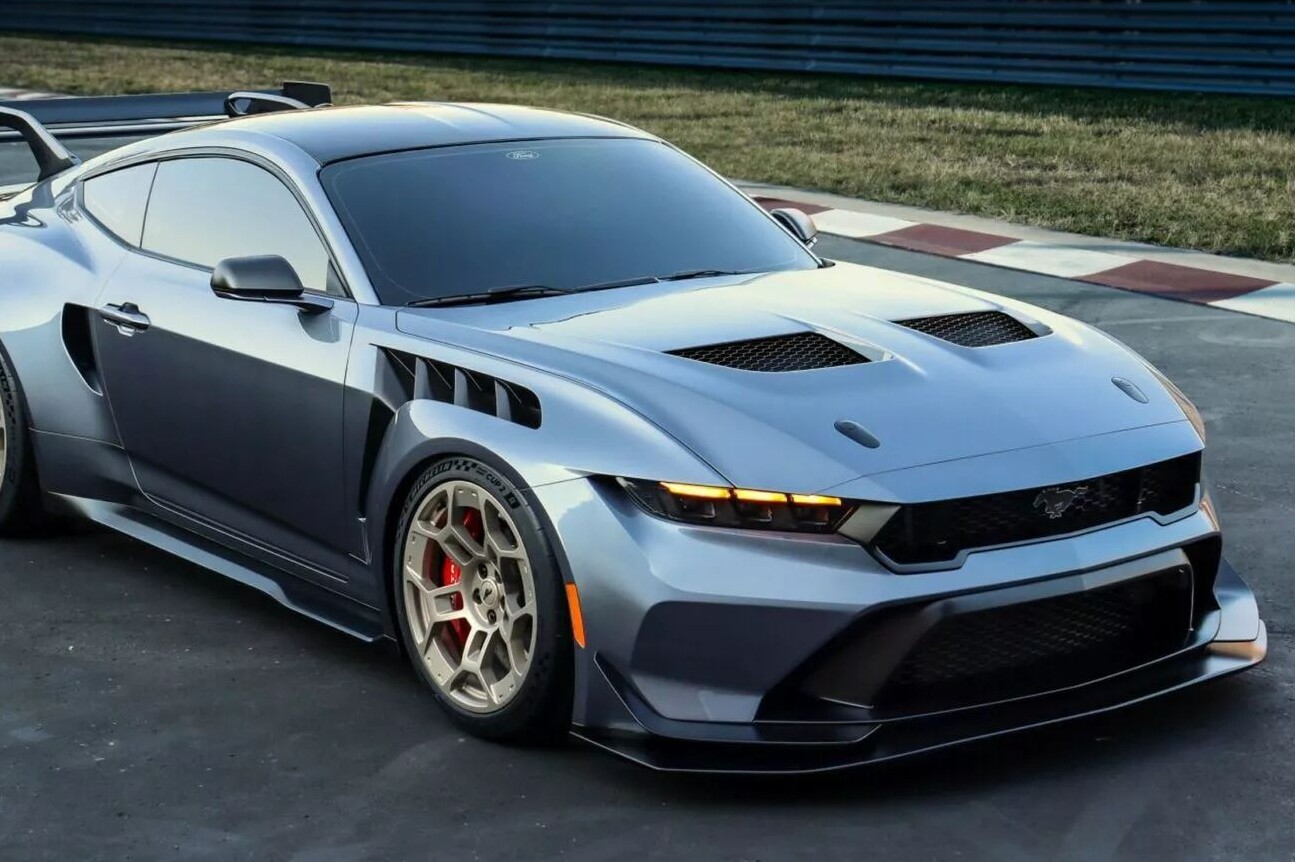 Vadászbombázként szól a legdurvább Mustang V8-asa