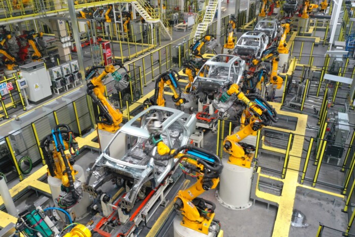 Olaszként árultak kínai autókat, durva bírság járt érte