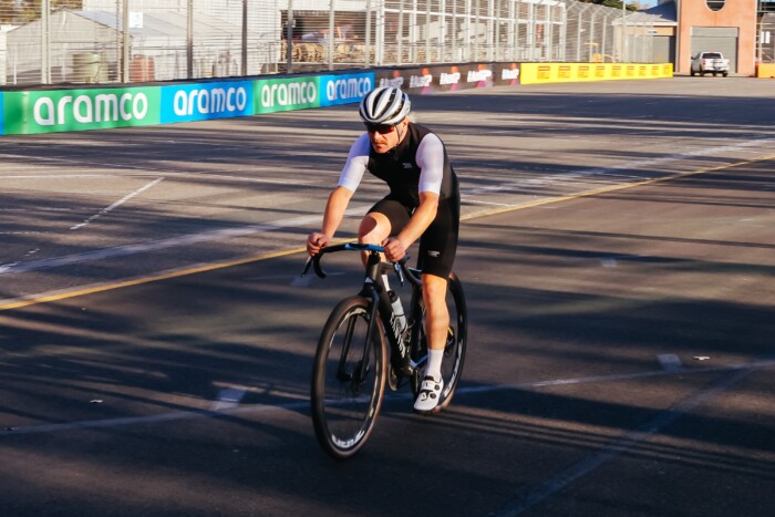 Kerékpárversenyt nyert a Forma-1-es pilóta