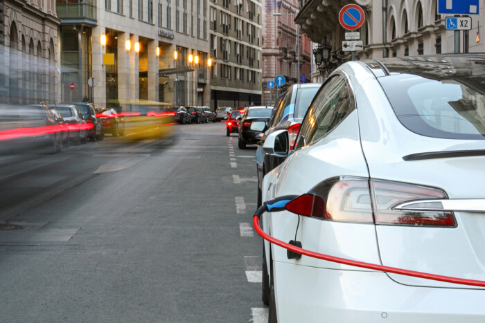 Budapesti Tesla-tulajdonosé a hét vicces videója