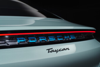 Fizet a Porsche az átpártoló Tesla-tulajdonosoknak