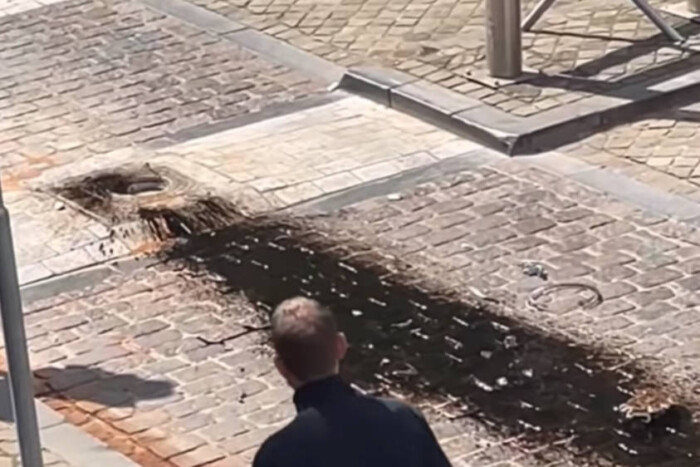 Fájdalmas látvány ahogy elvérzik a tilosba hajtó Golf