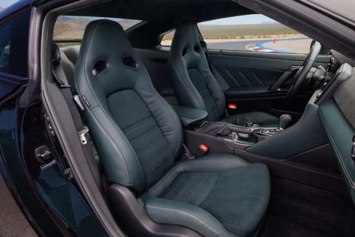 Különkiadásokkal búcsúzik a Nissan GT-R 6