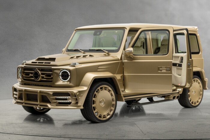 Öngyilkos ajtókkal jön az aranyba mártott Mercedes