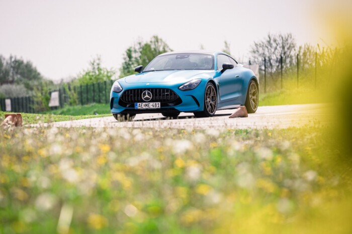 Bekönnyezel, úgy szól az 585 lóerős AMG GT 7 | Vezess Bekönnyezel, úgy szól az 585 lóerős AMG GT 7