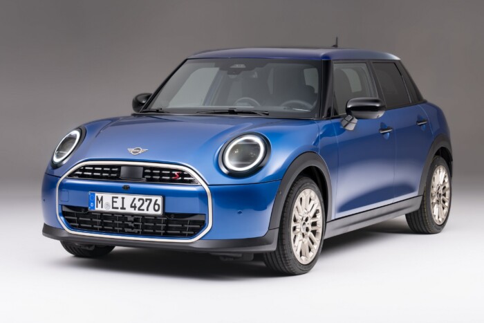 Benzinmotorral újult az ötajtós Mini Cooper