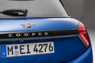 Benzinmotorral újult az ötajtós Mini Cooper 47