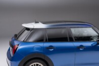 Benzinmotorral újult az ötajtós Mini Cooper 46